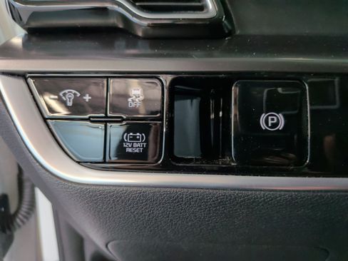 Used 2023 Kia Sportage EX AWD/4WD image 19