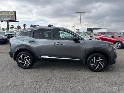 New 2026 Nissan Kicks SV w/ Charging Package FWD image 7