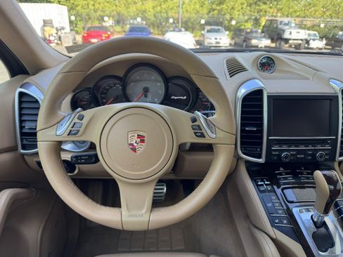 Used 2013 Porsche Cayenne S AWD/4WD image 32