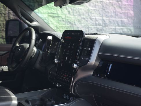 Used 2025 RAM 2500 Limited AWD/4WD image 28