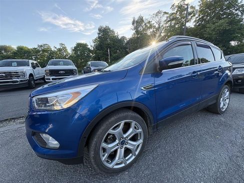 Used 2019 Ford Escape Titanium AWD/4WD image 2