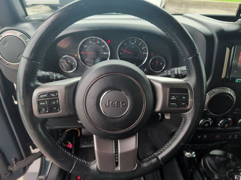 Used 2018 Jeep Wrangler Unlimited Sahara AWD/4WD image 18