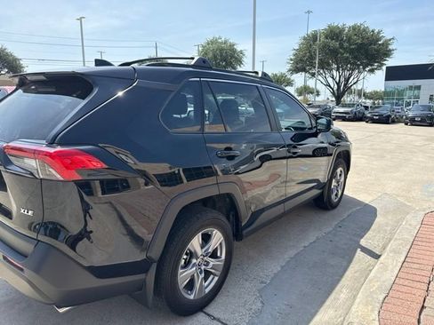 Used 2024 Toyota RAV4 XLE w/ Convenience Package FWD image 6