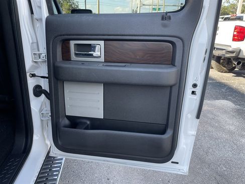Used 2012 Ford F150 Lariat w/ Lariat Chrome Pkg image 37
