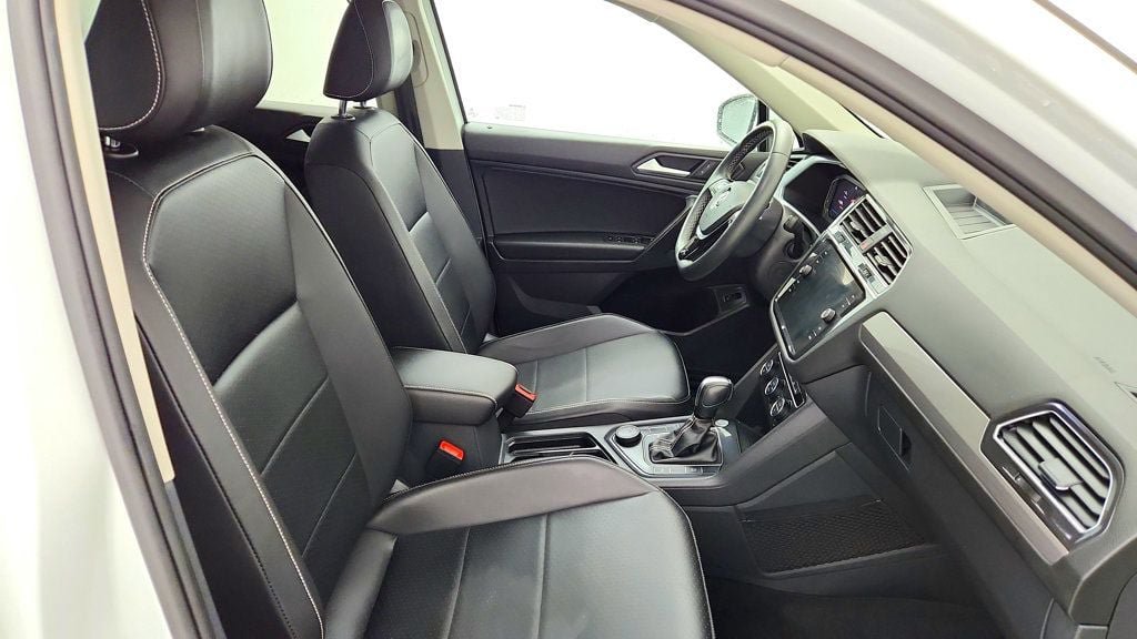 Used 2021 Volkswagen Tiguan SEL AWD/4WD image 23