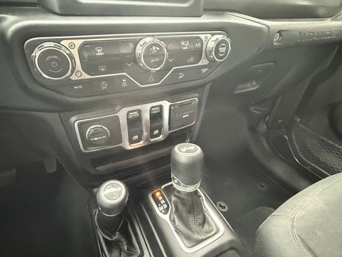 Used 2020 Jeep Wrangler Sport AWD/4WD image 23