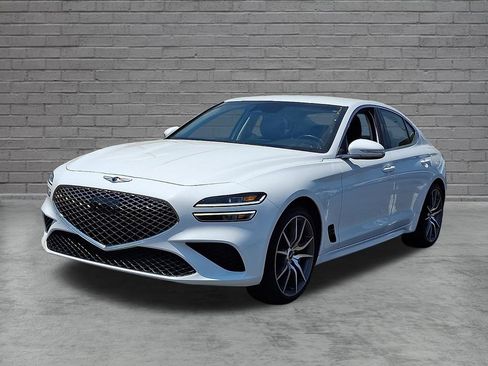 Used 2023 Genesis G70 2.0T AWD/4WD image 5