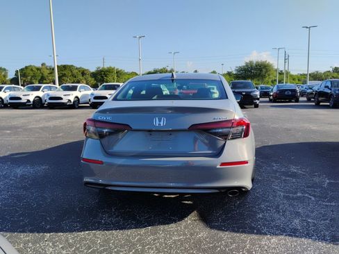 Used 2025 Honda Civic Sport image 6