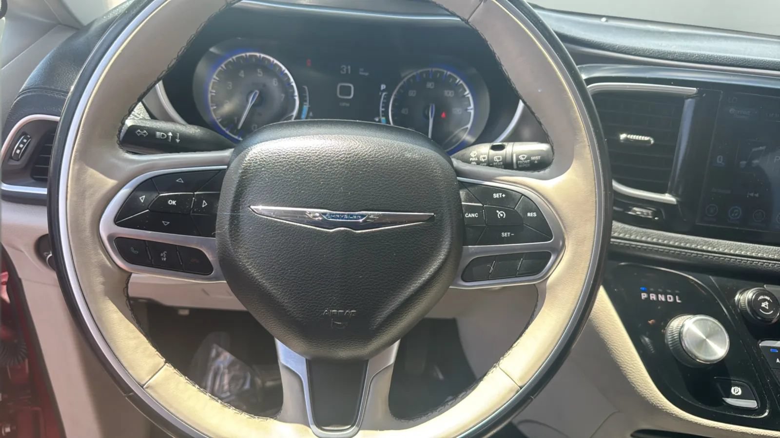 Used 2017 Chrysler Pacifica Limited FWD image 36