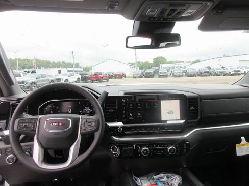 New 2026 GMC Sierra 3500 SLT w/ SLT Premium Package AWD/4WD image 15