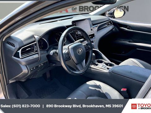 Used 2024 Toyota Camry XSE FWD image 12
