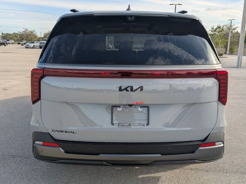 New 2026 Kia Carnival SX Prestige image 6