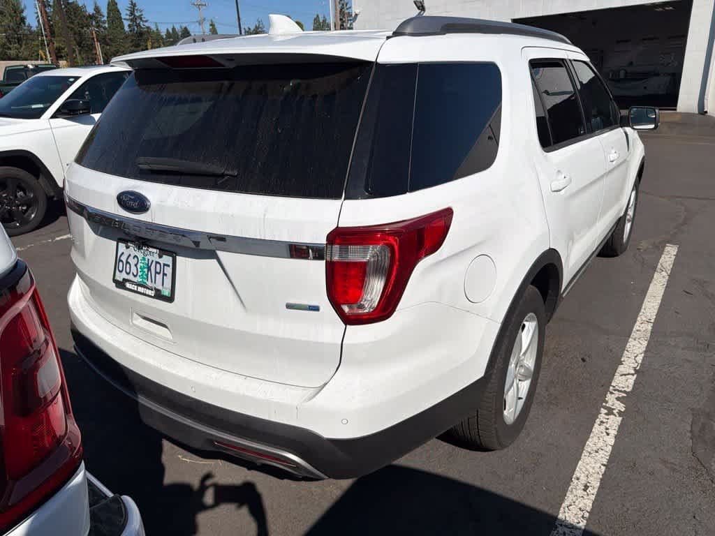 Used 2016 Ford Explorer XLT w/ Equipment Group 202A AWD/4WD image 5