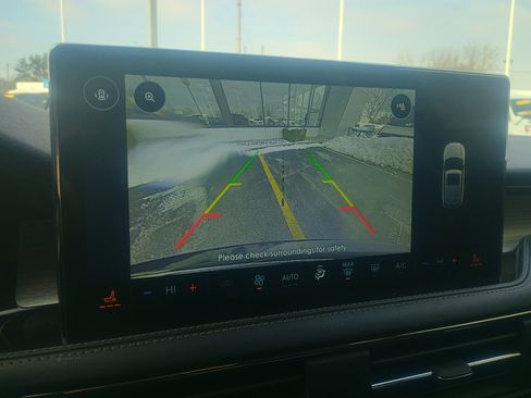 Used 2025 Lincoln Corsair AWD image 31