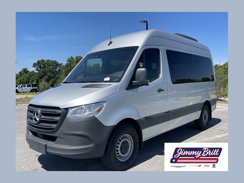 Used 2024 Mercedes-Benz Sprinter 2500 image 1