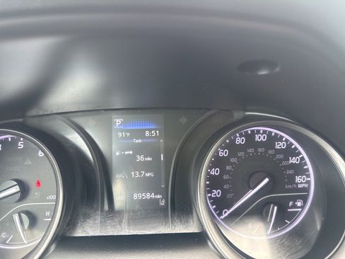 Used 2022 Toyota Camry SE image 39