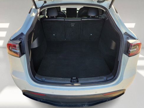 Used 2022 Tesla Model Y Performance image 5