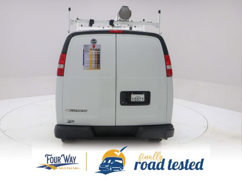 Used 2021 Chevrolet Express 2500 Extended RWD image 5