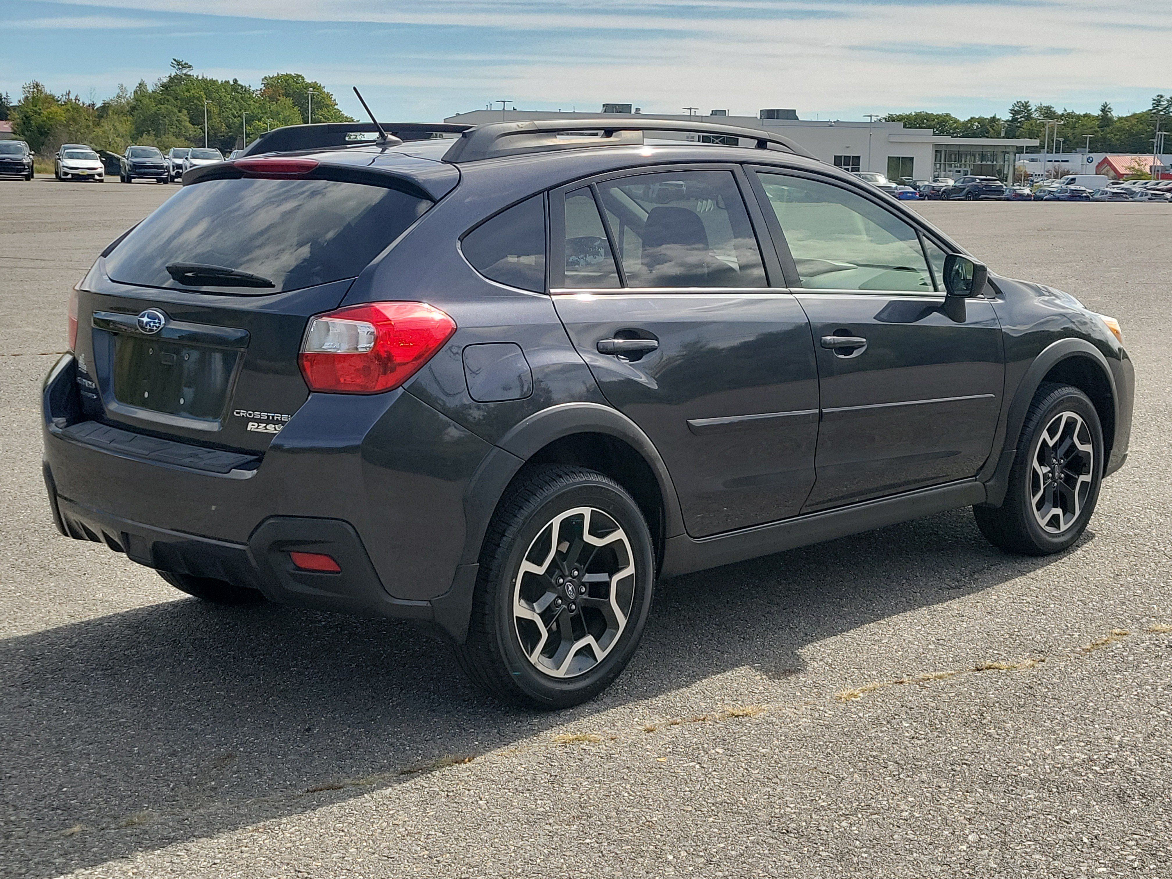 Used 2017 Subaru Crosstrek 2.0i Premium AWD/4WD image 5
