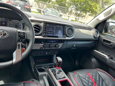 Used 2022 Toyota Tacoma SR5 image 18