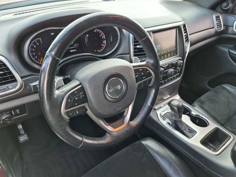 Used 2017 Jeep Grand Cherokee Altitude AWD/4WD image 2