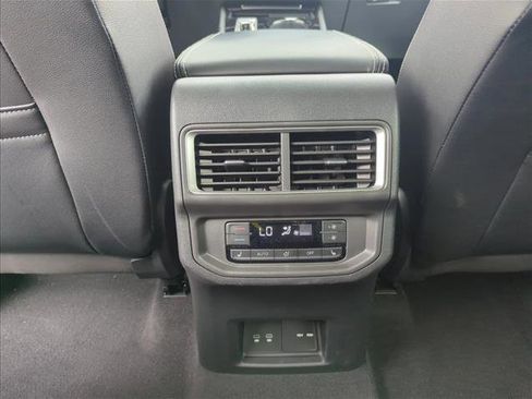 Used 2024 Volkswagen Atlas SEL Premium R-Line image 21