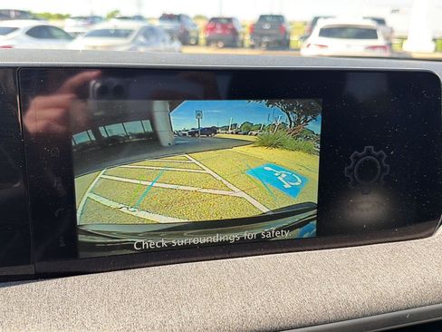 Used 2025 Nissan Kicks SV FWD image 25