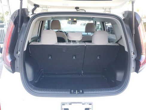 Certified 2023 Kia Soul LX w/ LX Technology Package image 6