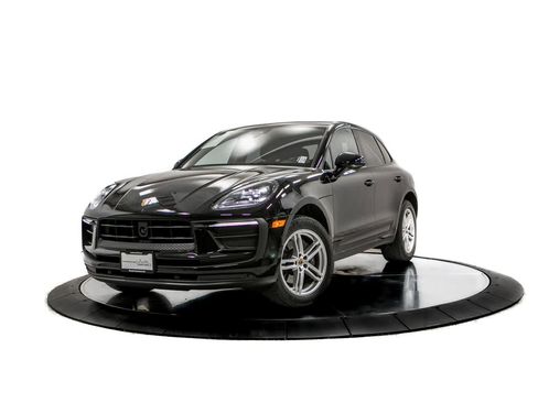 Certified 2024 Porsche Macan AWD/4WD image 1