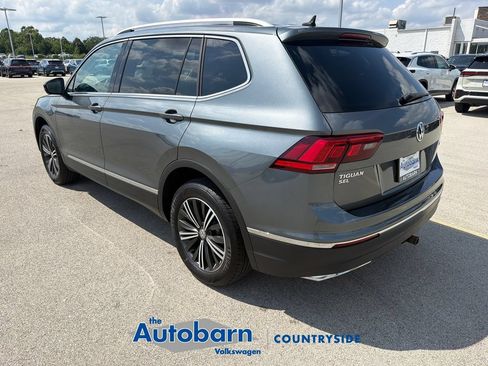 Used 2018 Volkswagen Tiguan SEL AWD/4WD image 4