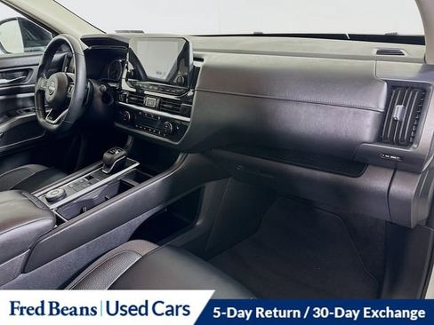 Used 2024 Nissan Pathfinder SL AWD/4WD image 37