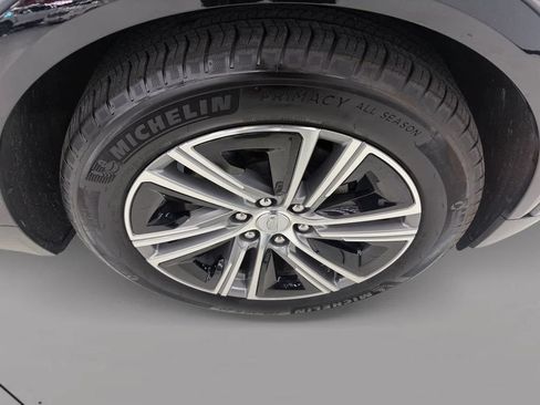 Used 2024 Cadillac Lyriq Luxury AWD/4WD image 10