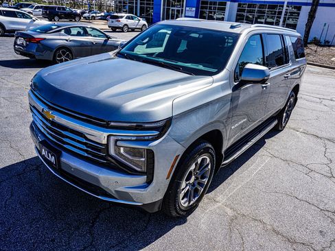 New 2026 Chevrolet Suburban LT w/ Comfort Package image 15