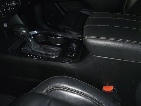 Used 2021 Chevrolet Traverse RS image 26