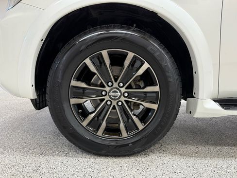 Used 2019 Nissan Armada Platinum w/ Captain's Chairs Package image 9
