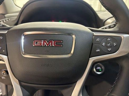 Used 2023 GMC Terrain SLT image 16