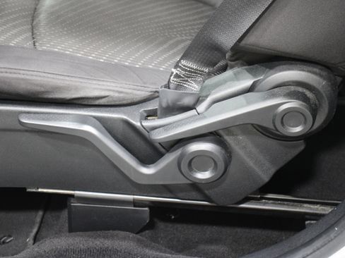 Used 2014 Dodge Journey SXT w/ Flexible Seating Group image 7