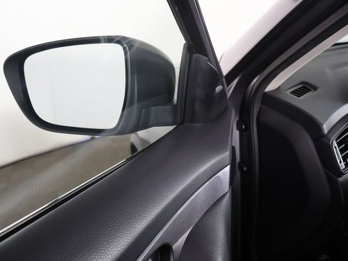 Used 2019 Nissan Rogue S AWD/4WD image 31