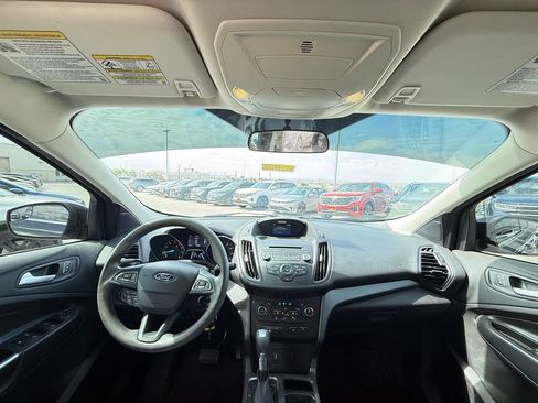 Used 2017 Ford Escape SE w/ SE Cold Weather Package FWD image 17