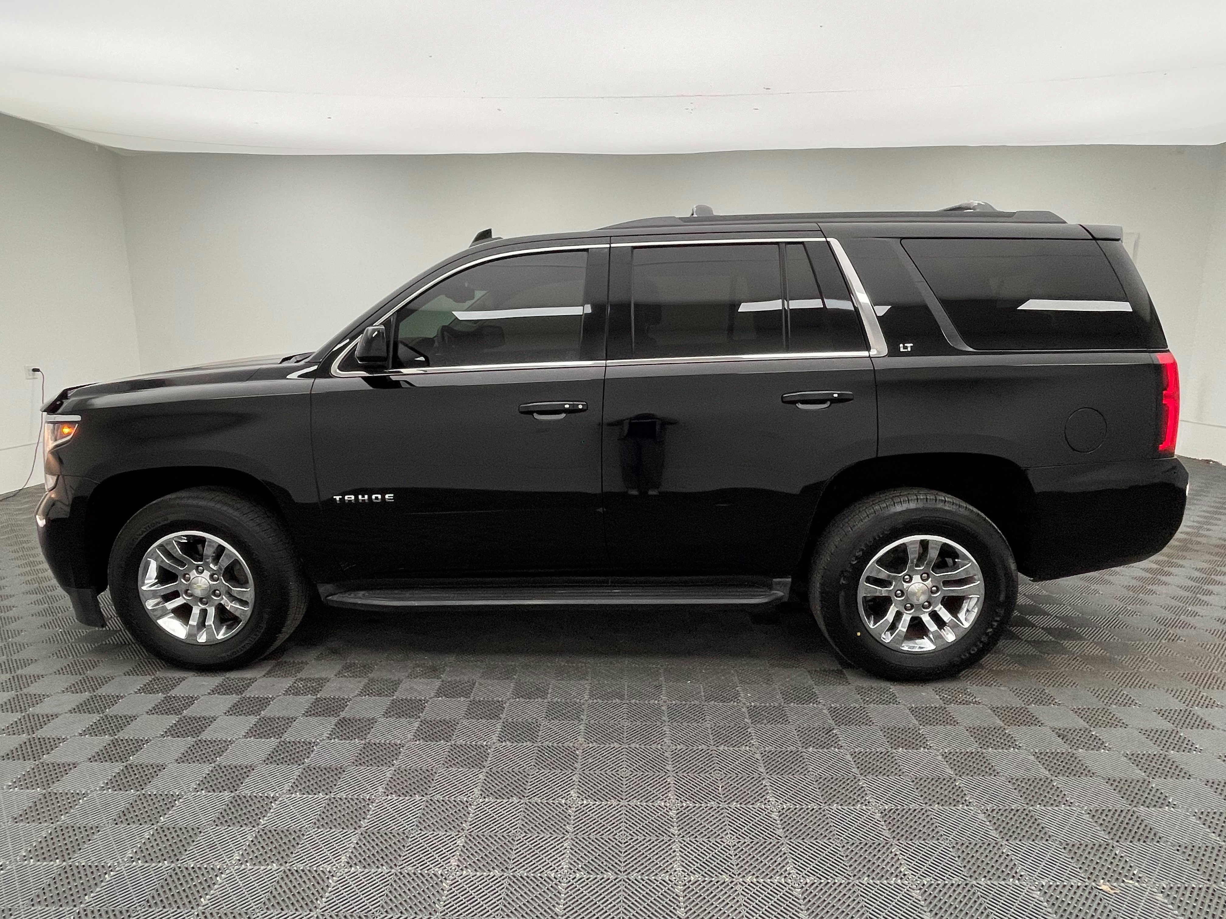 Used 2016 Chevrolet Tahoe LT w/ Luxury Package AWD/4WD image 14