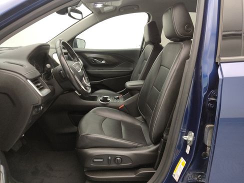 Used 2022 GMC Terrain SLT image 17