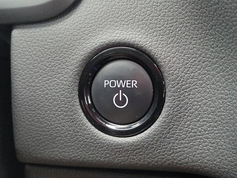 Used 2025 Toyota Tundra Limited image 30