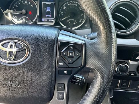 Used 2022 Toyota Tacoma TRD Sport AWD/4WD image 11