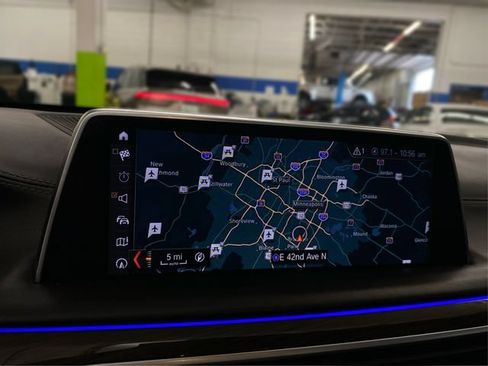 Used 2018 BMW 740i xDrive AWD/4WD image 31