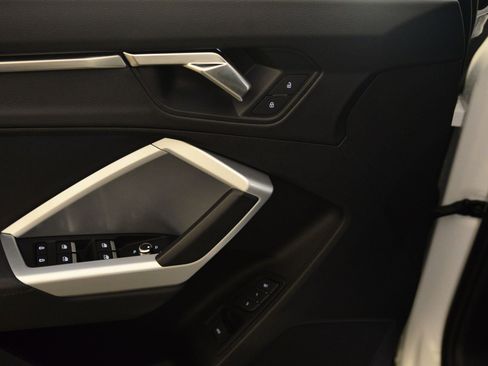 Certified 2025 Audi Q3 2.0T Premium w/ Convenience Package image 26