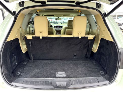 Used 2019 Nissan Pathfinder Platinum image 8