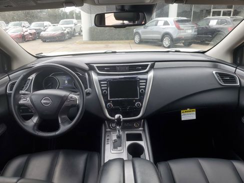 Used 2023 Nissan Murano SV image 9