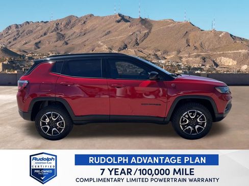 Used 2025 Jeep Compass Trailhawk AWD/4WD image 7
