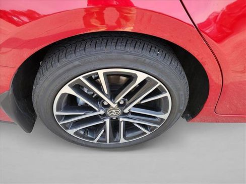 Used 2025 Toyota Camry XLE w/ Premium Plus Package image 11