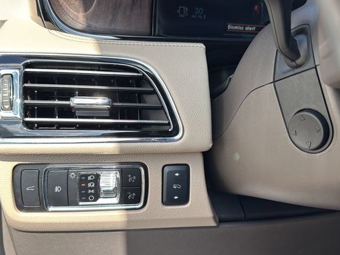 Certified 2024 Lincoln Navigator Reserve AWD/4WD image 17